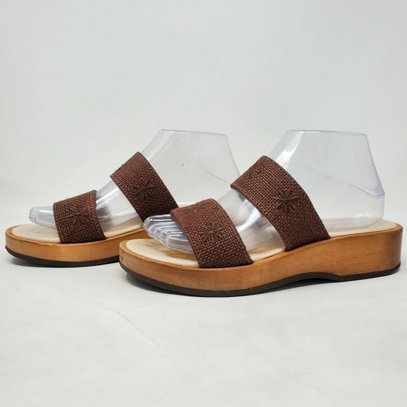 LL BEAN Leather Strappy Slip On Sandal Brown Weave - Picture 2 of 10